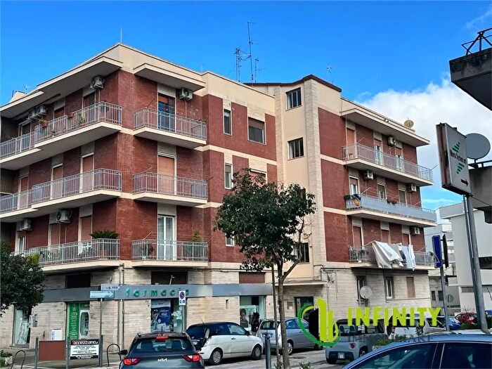 Appartamento con 5 locali in vendita in Via Nazionale, Matera