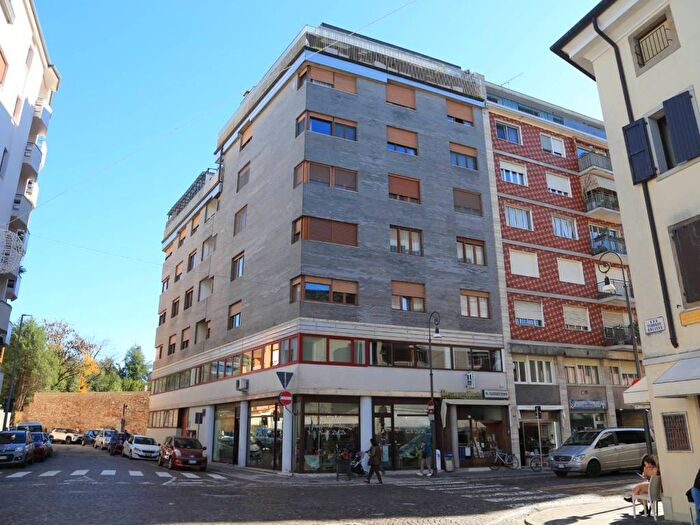 Appartamento bilocale in affitto in Via Santa Chiara, Gemona Deciani, Udine