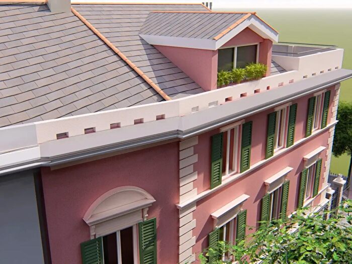 Appartamento con 10 locali in vendita in Via Montegalletto, Genova
