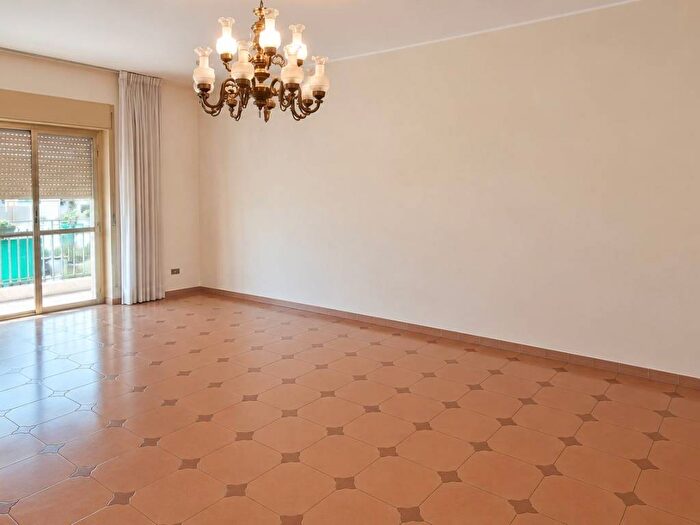 Appartamento trilocale in vendita in Via Napoli, Centro, Maddaloni