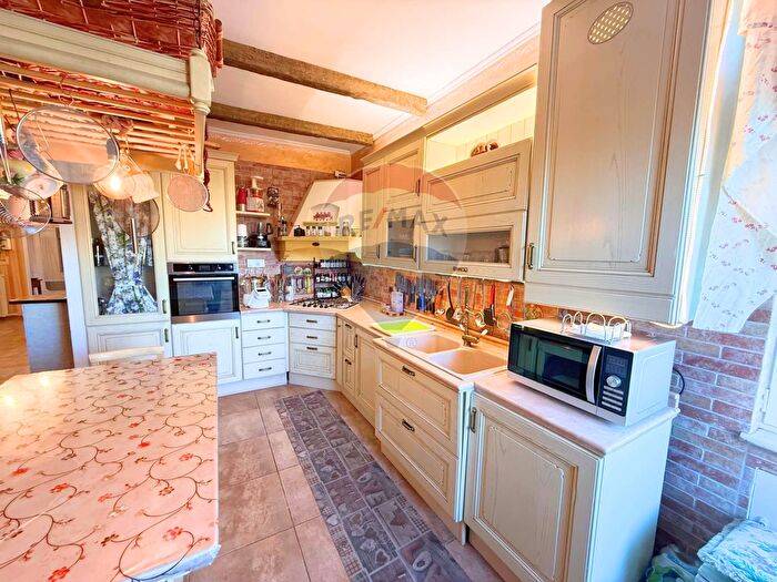 Case in Vendita e in Affitto - 3