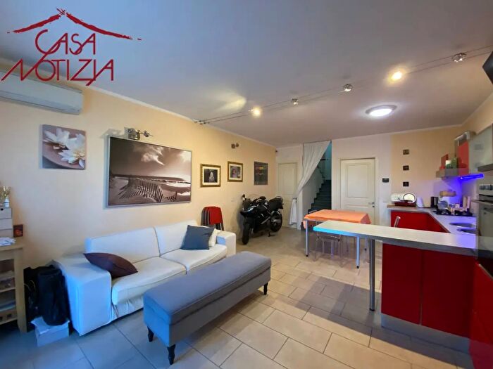 Casa quadrilocale in vendita in Via di Vitricaia, Lucca