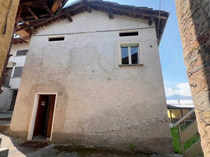 Casa con 6 locali in vendita in Via Albareda, Ponte In Valtellina