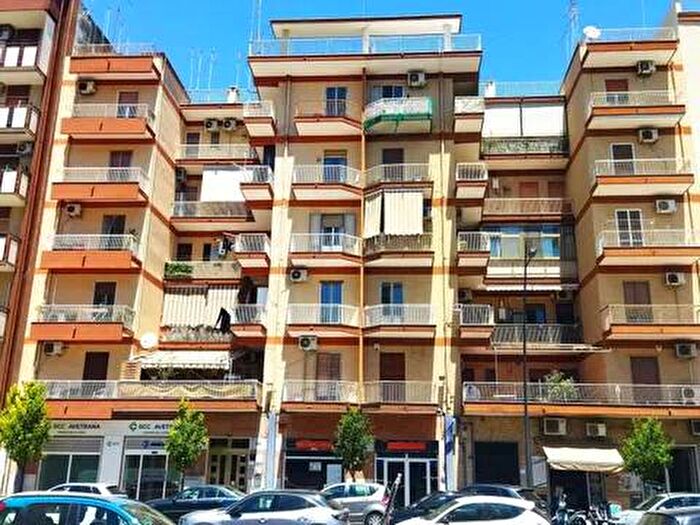 Appartamento trilocale in affitto in Via Dante Alighieri, Tre Carrare, Taranto