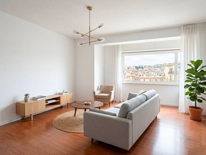 Appartamento trilocale in affitto in Via Luca Giordano, Vomero, Napoli