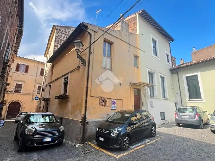 Appartamento trilocale in vendita in Via di Massa, Civita Castellana