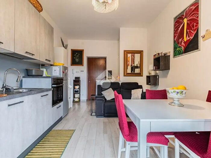 Appartamento trilocale in vendita in Via Roma, Manziana