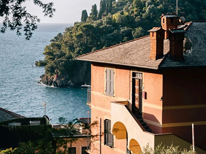 Casa con 5 locali in vendita in Via Curtatone, Reggio Emilia