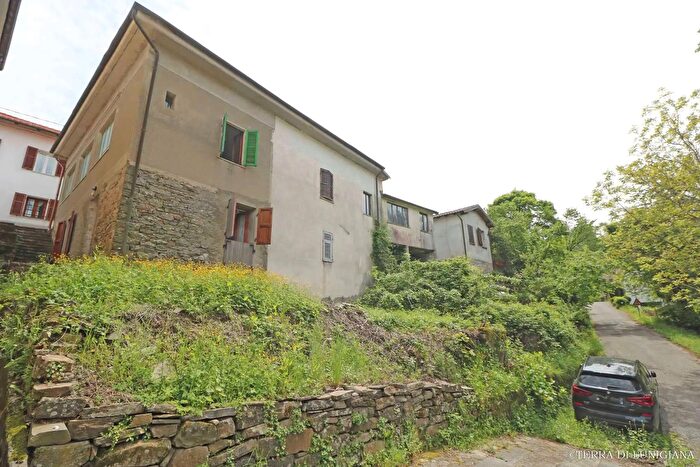Casa con 7 locali in vendita in Crocetta, Mulazzo
