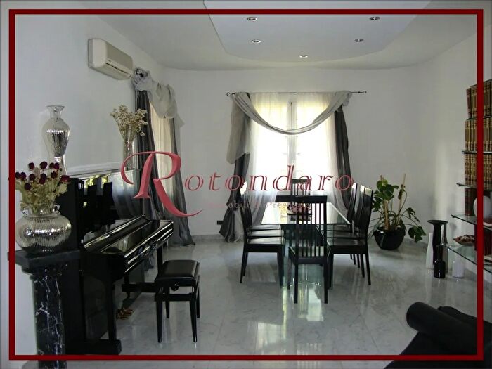 Casa con 7 locali in vendita in Via Piave, Trezzano Sul Naviglio