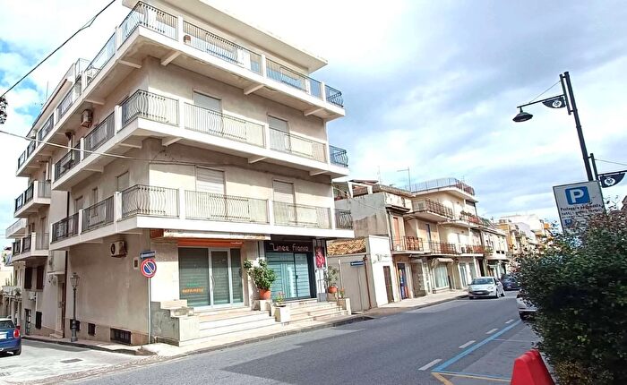 Appartamento con 6 locali in vendita in Via Nazionale Spadafora, Spadafora