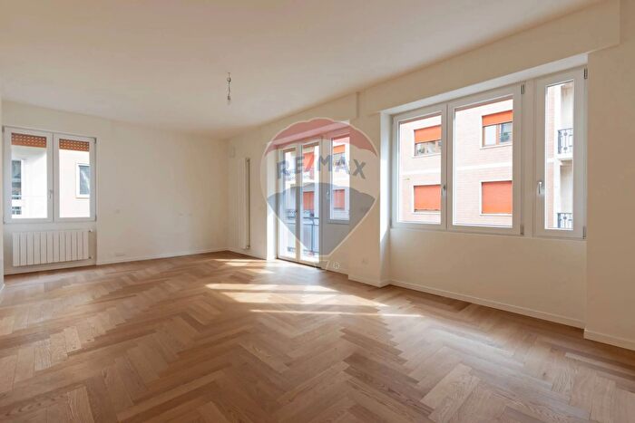 Appartamento trilocale in vendita in Via Locatelli, Bergamo