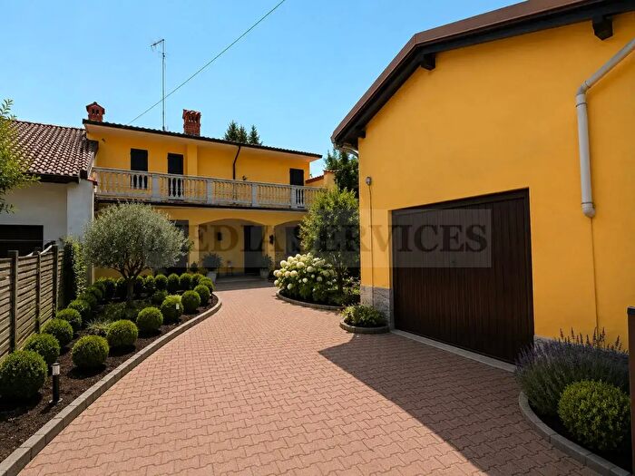 Casa quadrilocale in vendita in Vicolo Consortile N, Garlasco