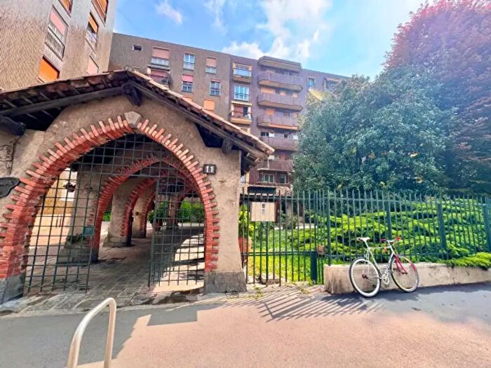 Appartamento trilocale in vendita in Via Val di Sole, Milano