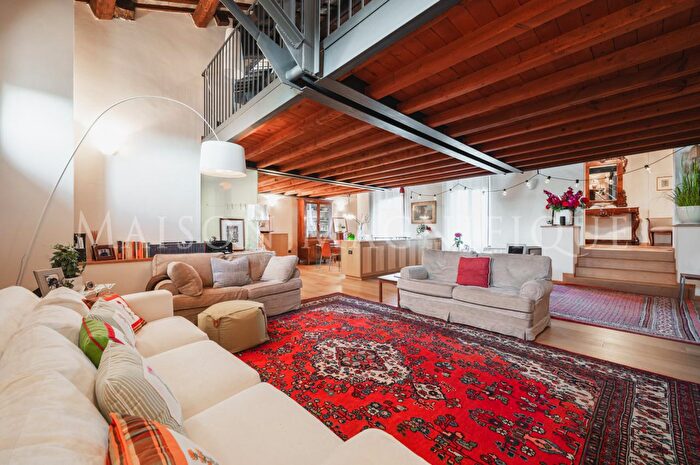 Appartamento con 6 locali in vendita in Via delle Vecchie, Ferrara