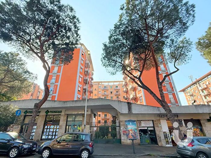 Appartamento trilocale in affitto in Via Giuseppe Chiovenda, Roma