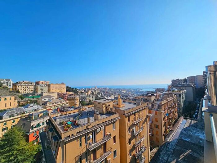 Appartamento con 6 locali in affitto in Via Sinibaldo Scorza, Genova