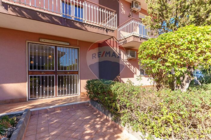 Appartamento trilocale in vendita in Via Giovanni Fattori, Gravina Di Catania