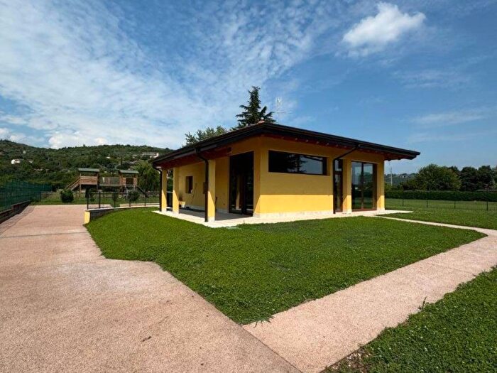 Casa con 5 locali in affitto in Via Ca di Cozzi, Quinzano, Verona