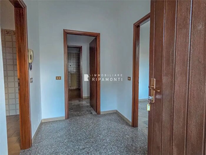 Appartamento trilocale in affitto in Via Roma, Taceno