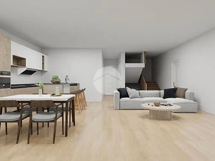 Casa quadrilocale in vendita in Via V Veneto Mattina, Trenzano