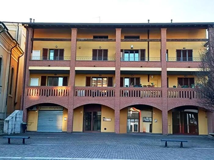 Appartamento bilocale in vendita in P Zza XV Martiri, Cornate DAdda