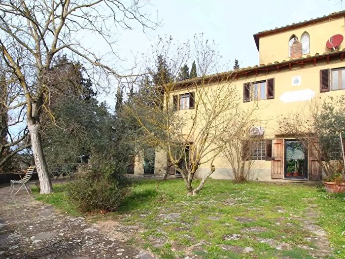 Casa con 15 locali in vendita in Via Poppiano, Montespertoli