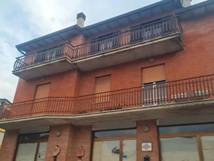 Appartamento con 5 locali in vendita in Via Tiberina, Deruta
