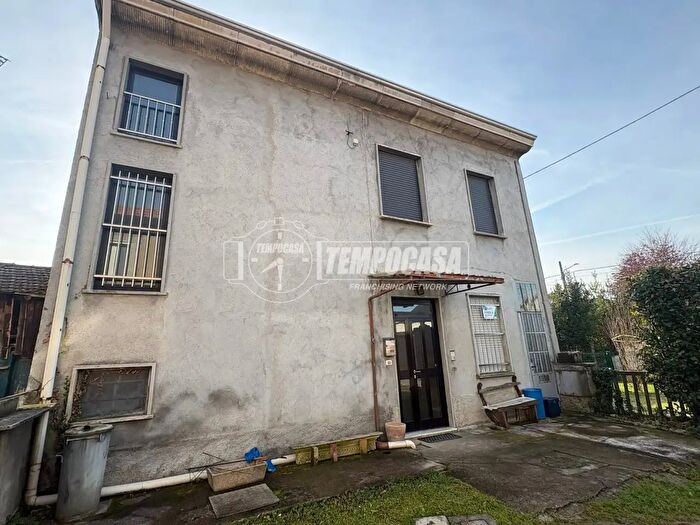 Casa con 5 locali in vendita in Via Diaz a, Cogliate