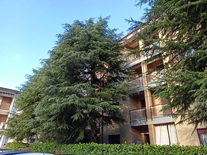 Appartamento trilocale in affitto in Via Privata Gavazzi, Valmadrera