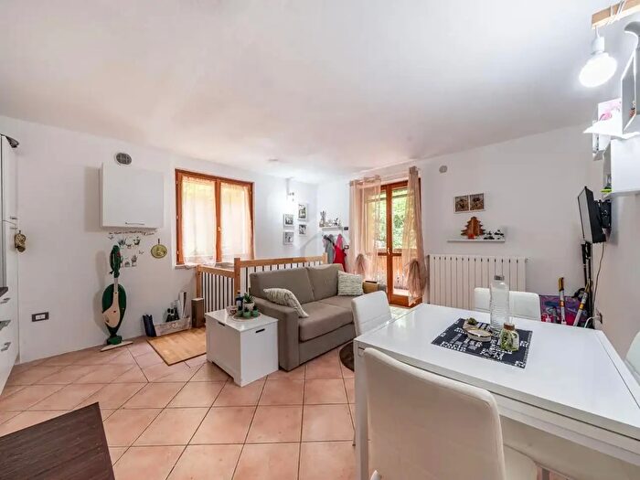 Appartamento trilocale in vendita in Località Branchetto, Bosco Chiesanuova