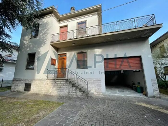 Casa con 5 locali in vendita in Viale Risorgimento, Forli