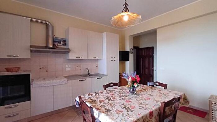 Appartamento quadrilocale in vendita in Via Nazionale, Piraino