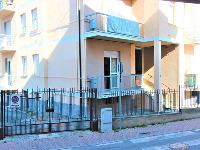 Appartamento trilocale in affitto in Via Filippo Turati, Centro, Trofarello