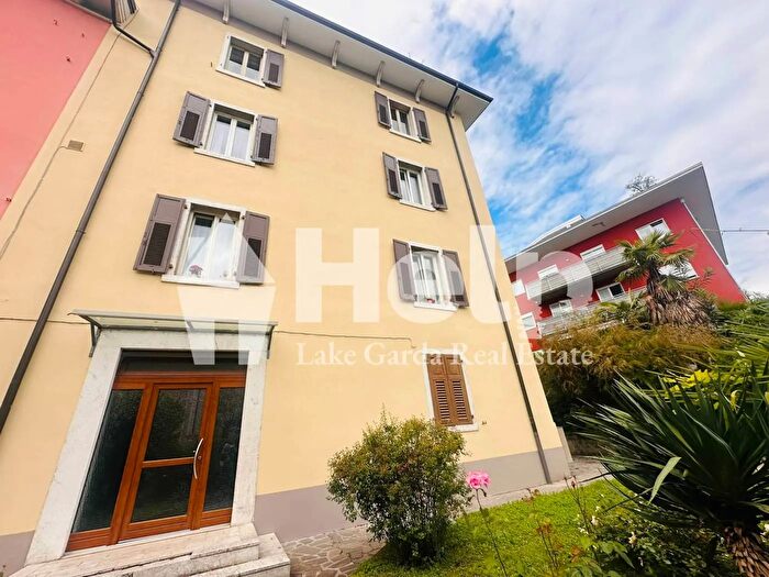 Appartamento quadrilocale in vendita in Viale Giovanni Prati Riva del Garda, Riva Del Garda