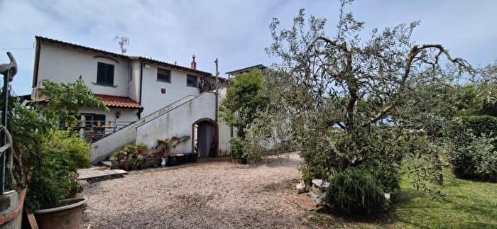 Appartamento con 6 locali in vendita in Campiglia Marittima