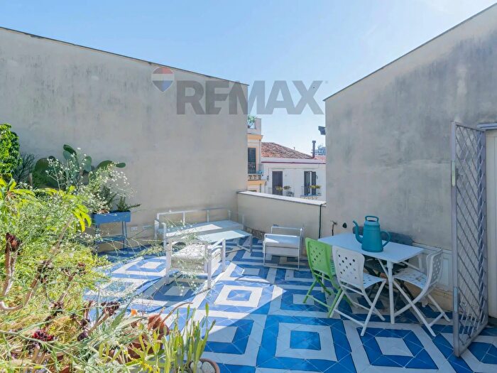Appartamento con 5 locali in vendita in Via Sant'Euno, Palermo