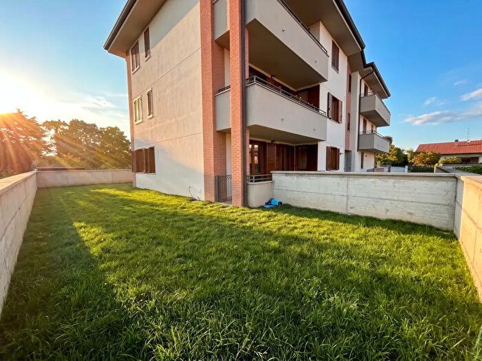 Appartamento trilocale in vendita in Robecchetto Con Induno