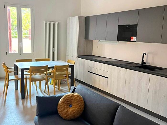 Appartamento quadrilocale in affitto in Crocetta, Modena