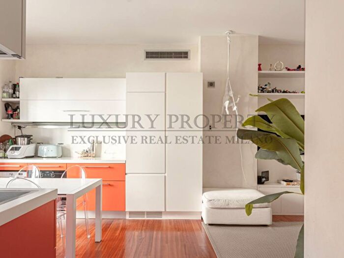 Appartamento trilocale in affitto in Via Francesco Domenico Guerrazzi, Arco della Pace, Milano