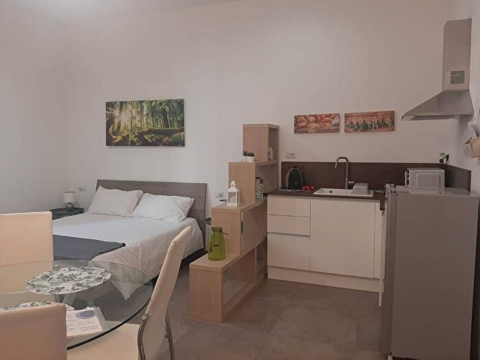 Appartamento monolocale in affitto in Via California, Dezza, Milano