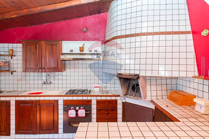 Casa quadrilocale in vendita in Via Tamigi, Catania