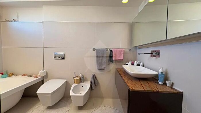 Appartamento con 6 locali in vendita in Foligno