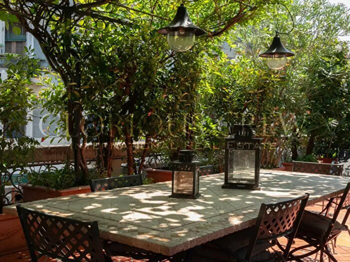 Appartamento con 5 locali in vendita in Via Lecco, Monza