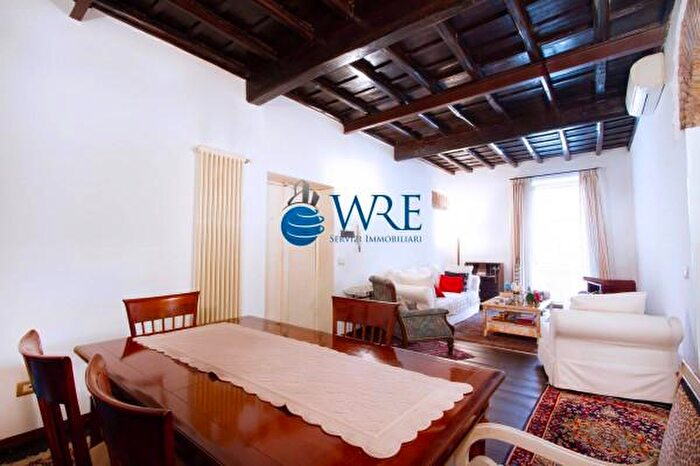 Appartamento trilocale in vendita in Via del Mascherino, Roma