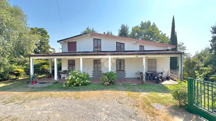 Casa con 8 locali in vendita in Via Mandirola, Pasturana