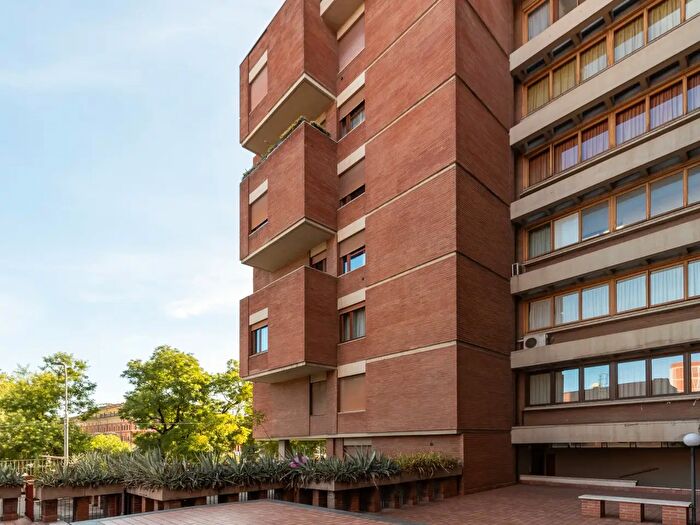 Appartamento con 9 locali in vendita in Viale Angelo Masini, Bologna