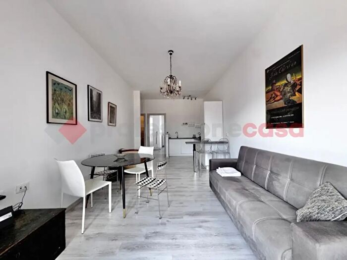 Appartamento trilocale in vendita in Via Mazzini, Arona