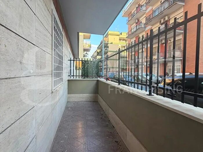 Appartamento bilocale in affitto in Via Vezzano Ligure, Roma