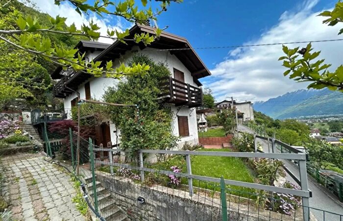 Casa trilocale in vendita in Via Comunale CercinoPiussogno Cercino, Cercino